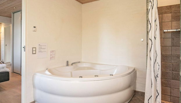 Luxurious Holiday Home in Hurup with Hot Tub - Foto 2, Tratamentos de spa