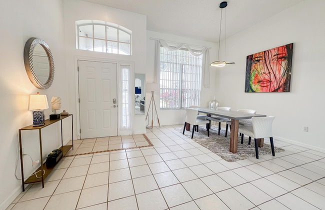 Grand Luxury Deluxe 4BR Pool Home Near Disney - Foto 6