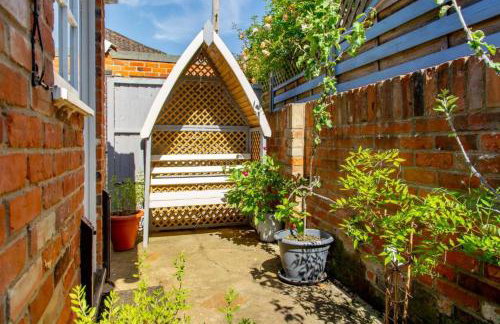 Thyme Cottage - Photo 2