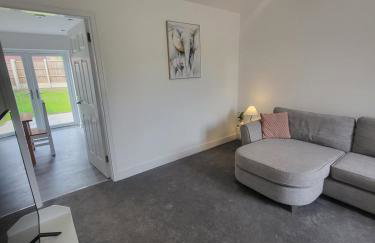 Modern 3-Bed House in Rotherham, WiFi, Garden & Free Parking - Foto 11