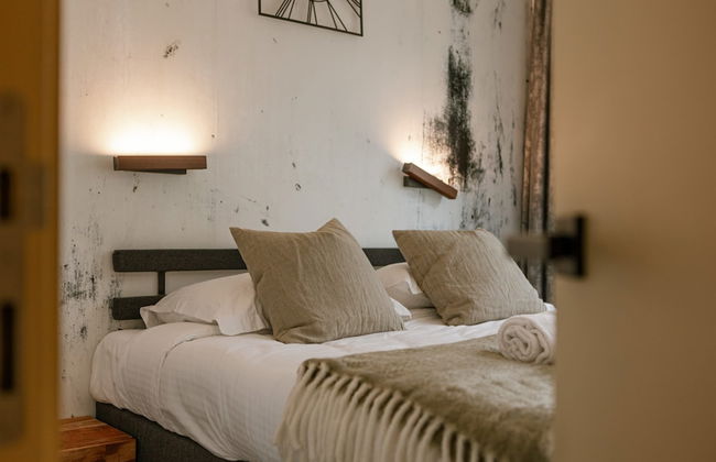 Modern Apartment With Large Terrace - Photo 27