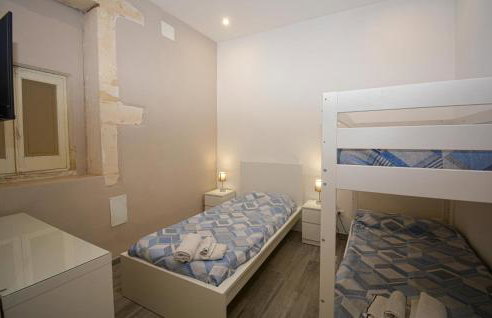 Cozy Home In Solarino With Wifi - Foto 14