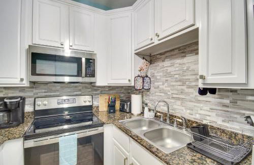 Walk to Beach Gulfport Retreat with Patio - Foto 8