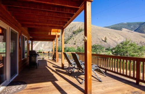 Stunning Salmon Riverfront Cabin - Foto 41