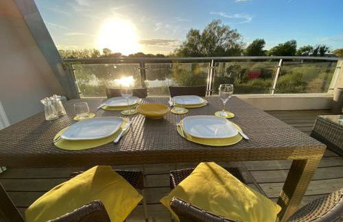 HM111 Penthouse Apartment with Lake View & free Spa Access- Lower Mill Estate Cotswolds - Foto 6