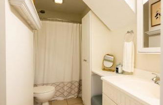 Family Neighborhood - Full Yard - Parking - Foto 14