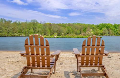 Pocono Hideout Family Home with Hot Tub Deck Sunroom Pool Big Bass Lake Larsen Lake Gouldsboro Clifton Township - Foto 39