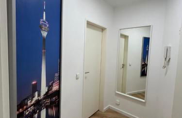 Zentrales und renoviertes Apartment nähe Medienhafen mit Balkon - Foto 12