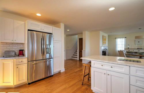 Luxe Waterfront East Quogue Home with Beach On-Site! - Foto 6