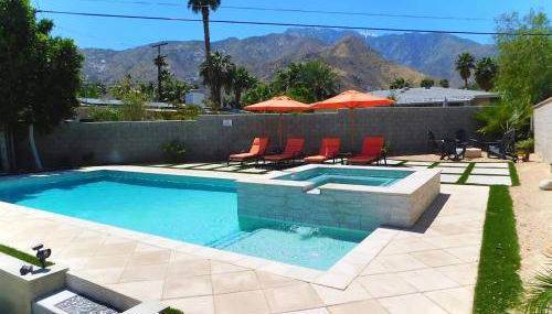 Experience Modern Luxury at Desert Hideaway - Foto 2