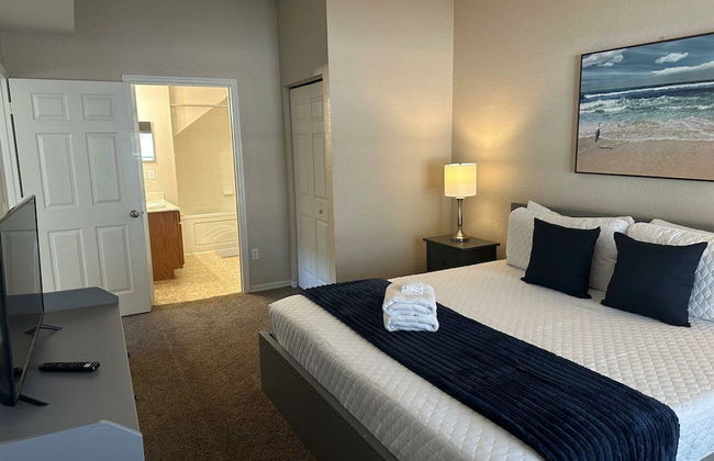 Charming Townhouse Near Disney - Photo 14