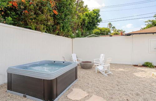 Designer 2 bed near Universal sleeps 8 hot tub - Foto 45