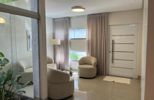 Belíssima casa próximo ao altodromo e flamboyant - Foto 2