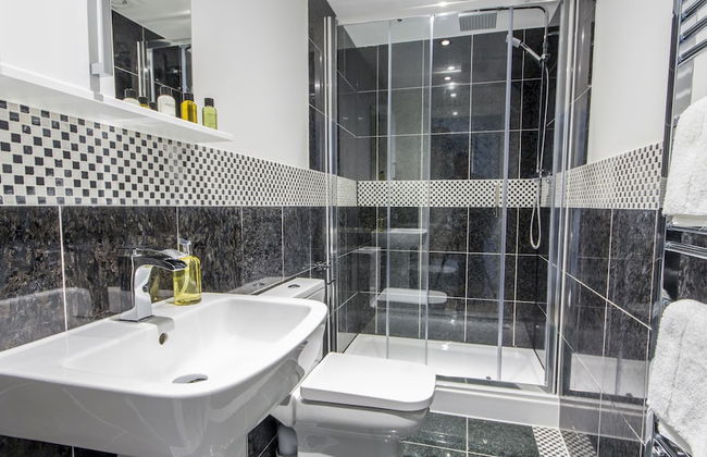 2 Bed- Tamar View by Pureserviced - Foto 6