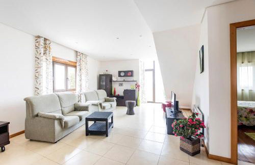 Mindelo 3BDR Duplex House W/Pool - Foto 21