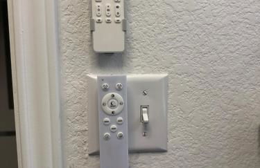 Cozy Stay with Pool Relax with Easy Access to Highway - Foto 8