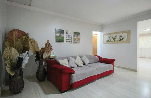 Casa com Piscina e Churrasqueira em Taguatinga - Foto 8