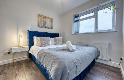 3 Bedroom Blissful Living for Contractors and Families by Coraxe Short Stays - Photo 38