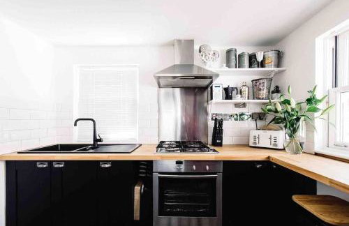 The Old Stores, Luxury beach side selfcatered holiday cottage above the beach - Foto 14