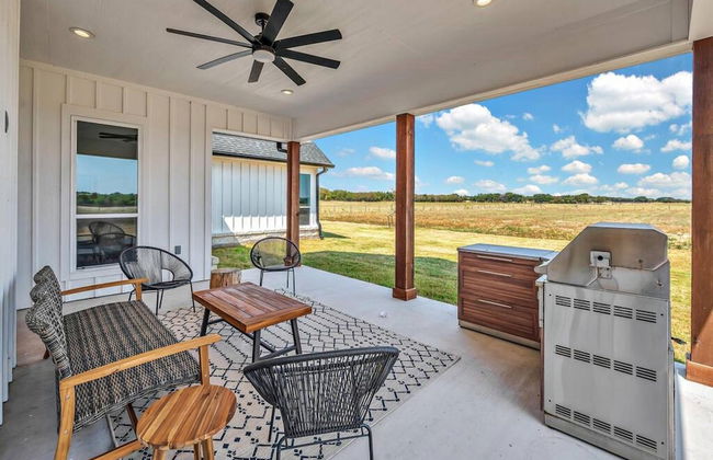 New Luxury Texas Farmhouse - Photo 65