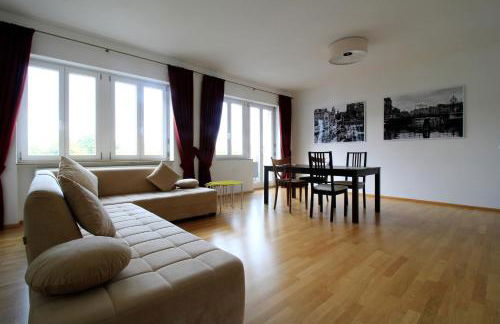 Luxury city apartment - view of river and castle - Foto 12