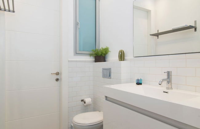 Bauhaus Boutique by TLV2rent - Photo 67