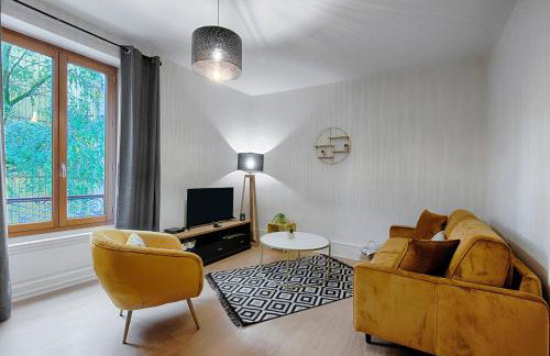 Les Graveurs - Centre Bourgoin - Parking Gratuit - Foto 8