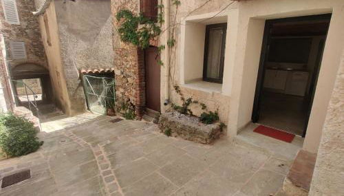 Logement neuf centre du village aux pieds du château - Foto 5