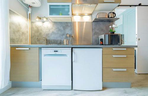 Cozy 1-Bedroom in Central Oullins Steps from the Metro - Foto 1