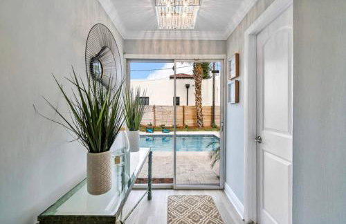 Serene WPB Escape Pool Near Beach - Foto 26