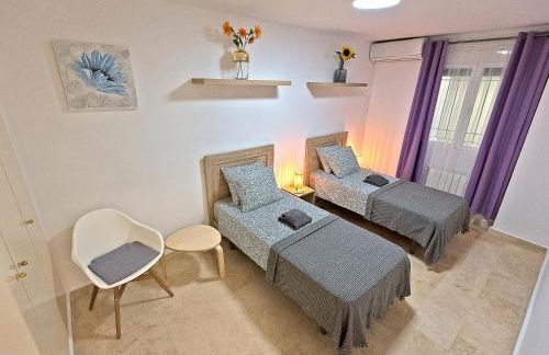 On Beach Deluxe Apartment with Pools and own Garden - Foto 27