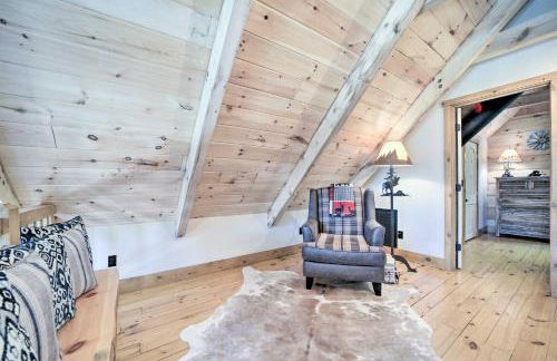 Luxe Log Cabin with Modern Finishes and Mtn Views - Foto 11