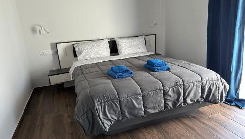 Windmill Apartments - Photo 2