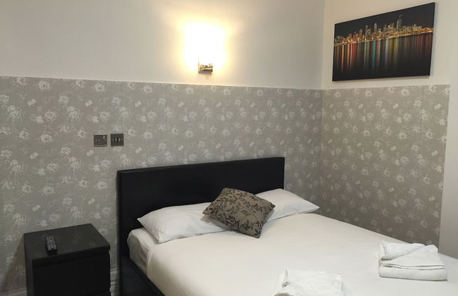 Paddington Apartments - Photo 1