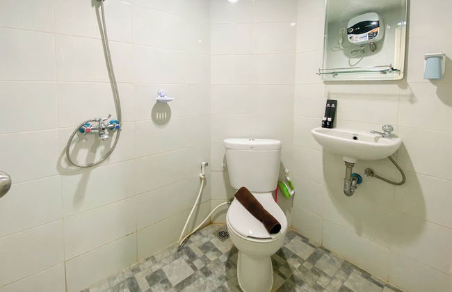 Comfortable 1Br Without Living Room At Amartha View Apartment - Foto 10