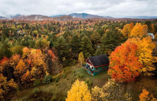 Bavarian-Style Chalet Rental with Adirondack Mountain Views in Indian Lake, New York - Foto 8