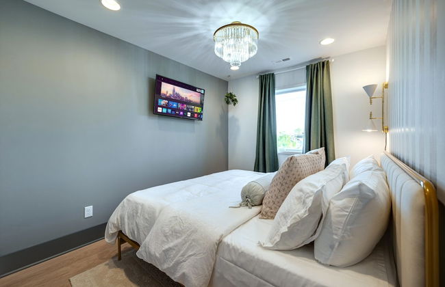 Sky High Cowgirl Luxe 4BR w Rooftopdeck Karaoke - Foto 26