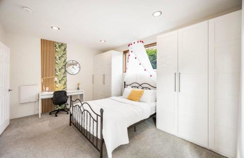 Kirkland Oasis Chic Basement Retreat with Hot Tub - Foto 22