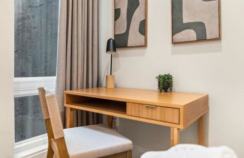 5-Bedroom Home with 2 Kitchens & Rooftop Deck, U Street and Shaw - Foto 5