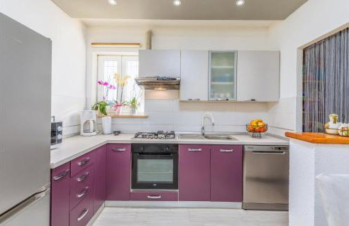 Cozy Apartment In Pilkovici With Wifi - Photo 7