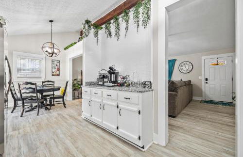 The Happy Place: 3BR Home on Quiet Street - Foto 23