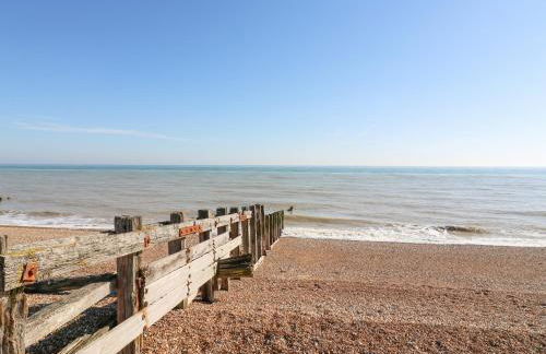 Bucket and Spades- Right on the Beach - Foto 54