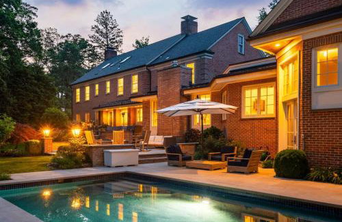 Luxury Princeton Estate Pool, Hot Tub, Sleeps 20 - Photo 1