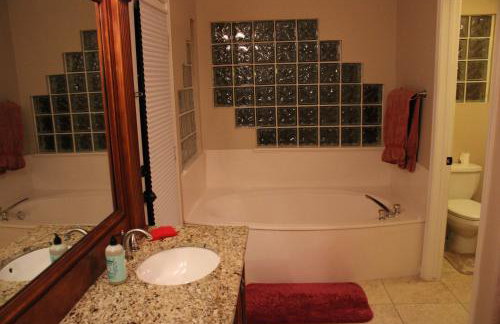 Arts, Fenced Private Pool, Fire World - Foto 25