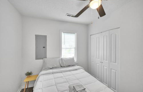 Quiet Family Home - Downtown, Pet Friendly, 4 Beds - Foto 20