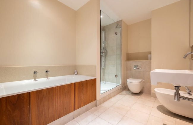 The Riverside Residence - 3bdr Flat With Balcony - Foto 6