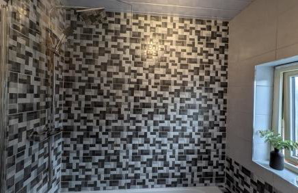 Modern 3-Bed Family Haven wFree Parking - Foto 32