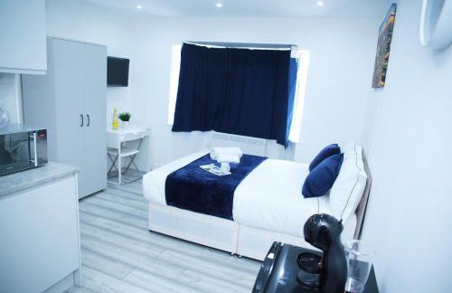 Lovely Apartment with free parking on premises. - Photo 4