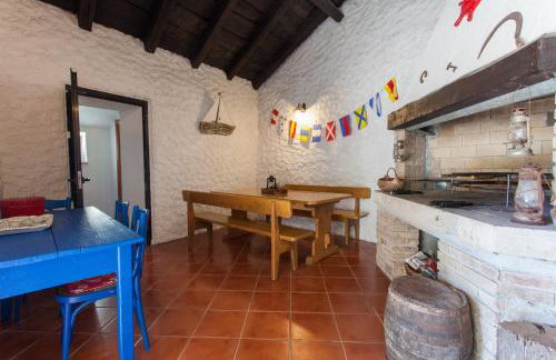 Captain's Villa with Swimming Pool - Photo 19