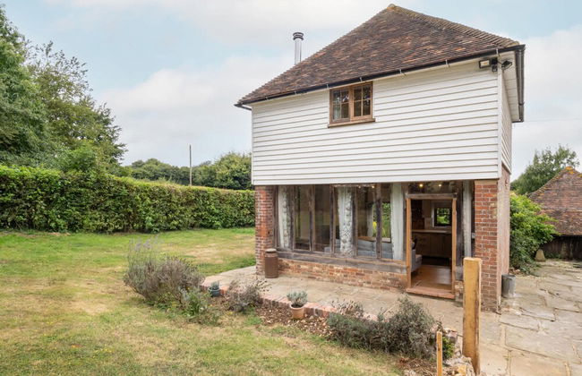 Host Stay Downs Farm Granary - Photo 4